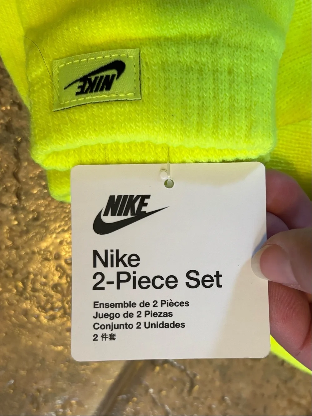 NWT Nike Toddlers *Bundle* Beanie, Mittens and 6 pairs ankle socks sz 2-4T